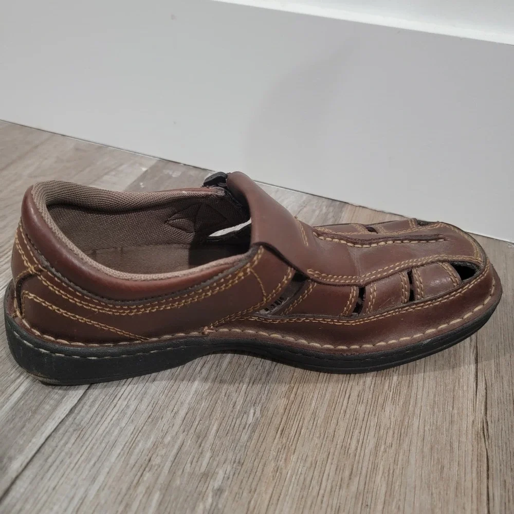Skechers Arch Support Mens Leather Fisherman Coach Sandals Size 7 M Brown Travel